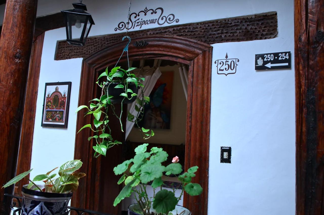 Hotel Casa Baez Pátzcuaro Buitenkant foto